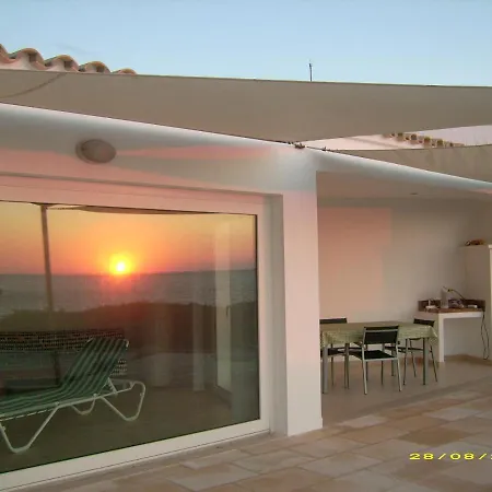 Ficula Nou Beachfront With Private Pool 푼타 그로사