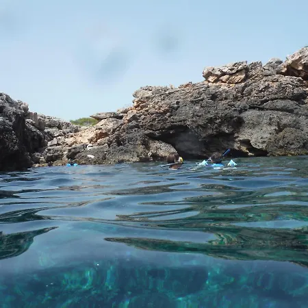 Βίλα Ficula Nou Beachfront With Private Pool *
