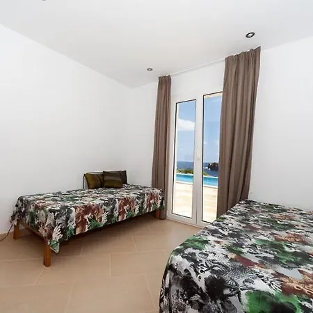 Villa Ficula Nou Beachfront With Private Pool *